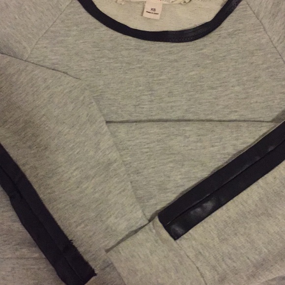 Chelsea & Voilet 3/4 Lengths Sleeve Sweatshirt - Picture 4 of 4